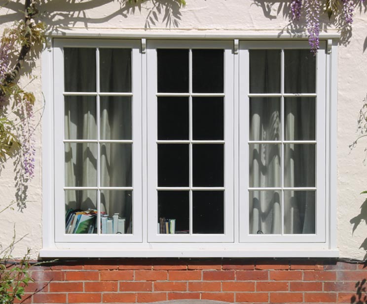 18mm fine lamb's tongue glazing bars enhance the traditional feel